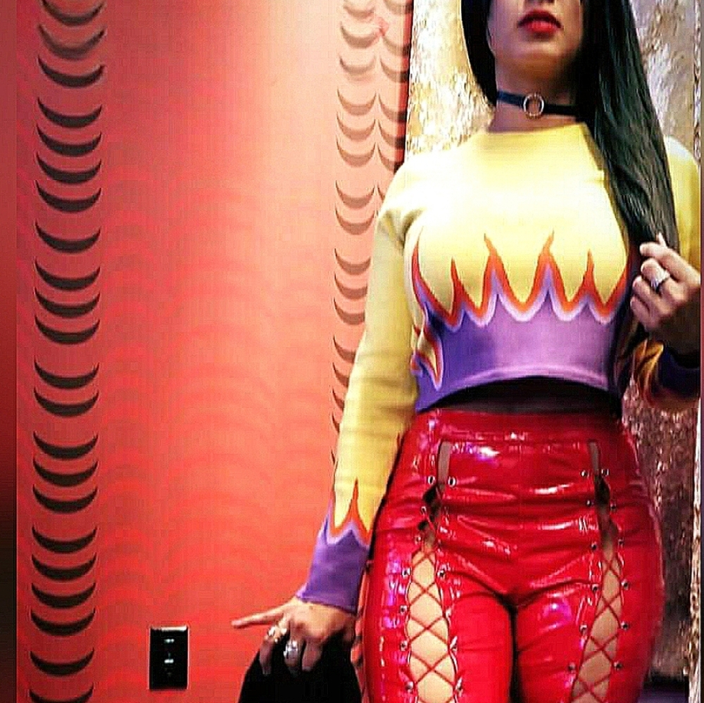 Cropped Flames Sweater Size Small Yellow Purple Orange Tic Toc